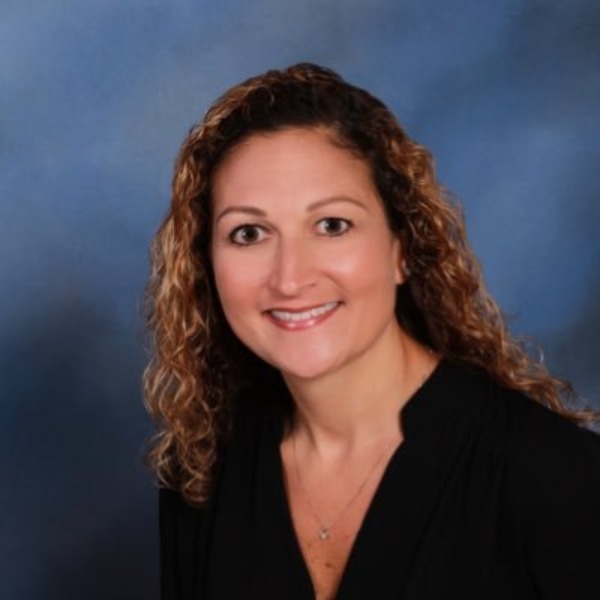 Headshot of Andrea Pakula